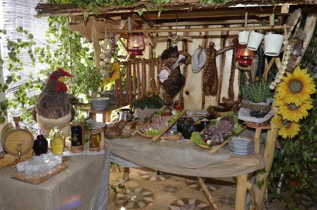 Restauracja Pod Kogutem 호텔 Poniatowa 외부 사진